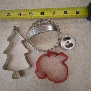 Cookie Cutters, 4 Vintage Items